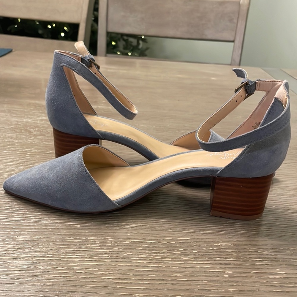 Crown Vintage, blue, block Heel, Size 7.5, New and Beautiful!